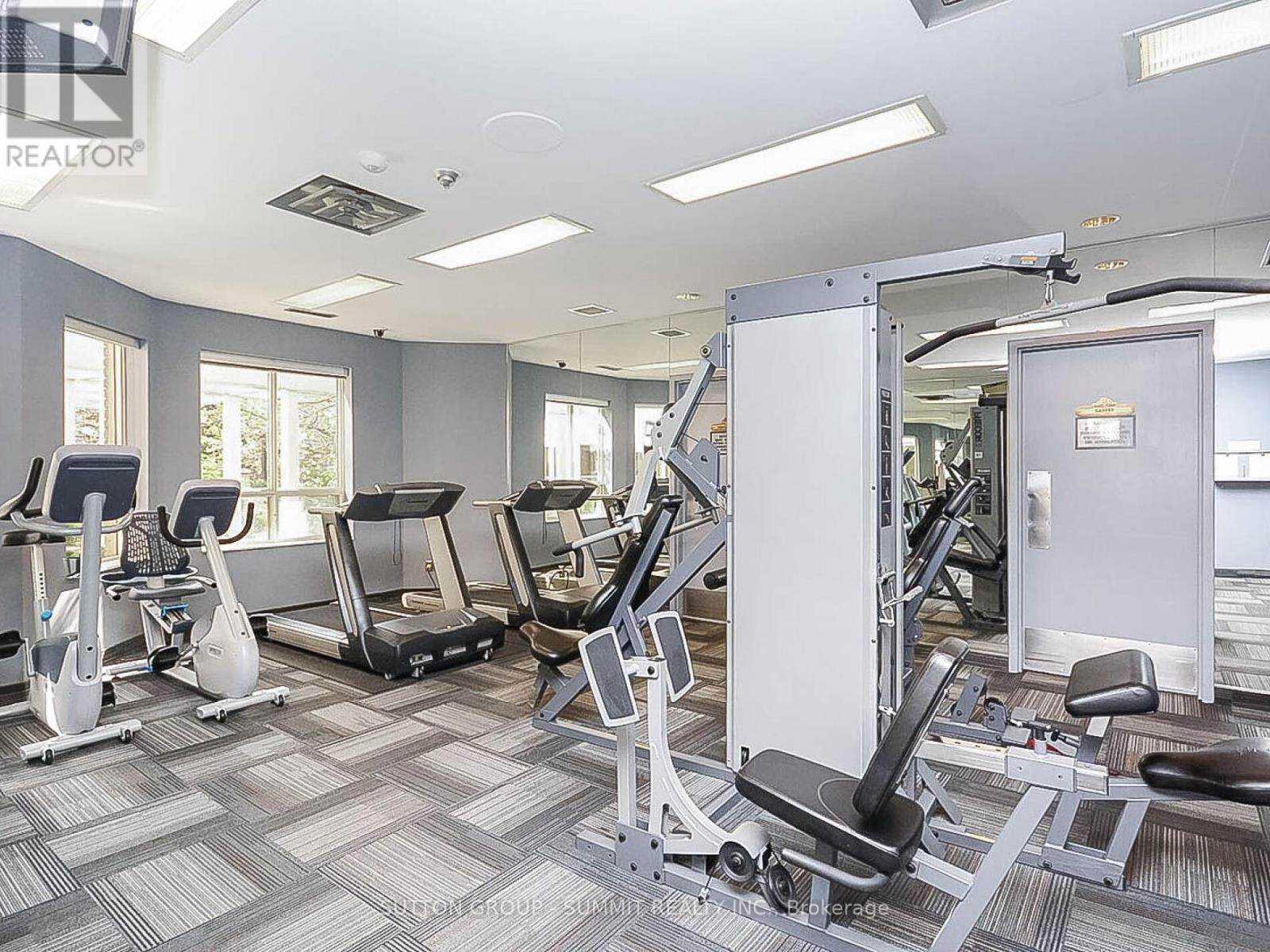 1507 - 55 Kingsbridge Garden Circle, Mississauga, ON - Indoor Photo Showing Gym Room