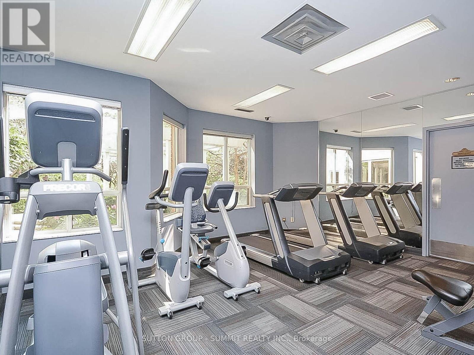 1507 - 55 Kingsbridge Garden Circle, Mississauga, ON - Indoor Photo Showing Gym Room
