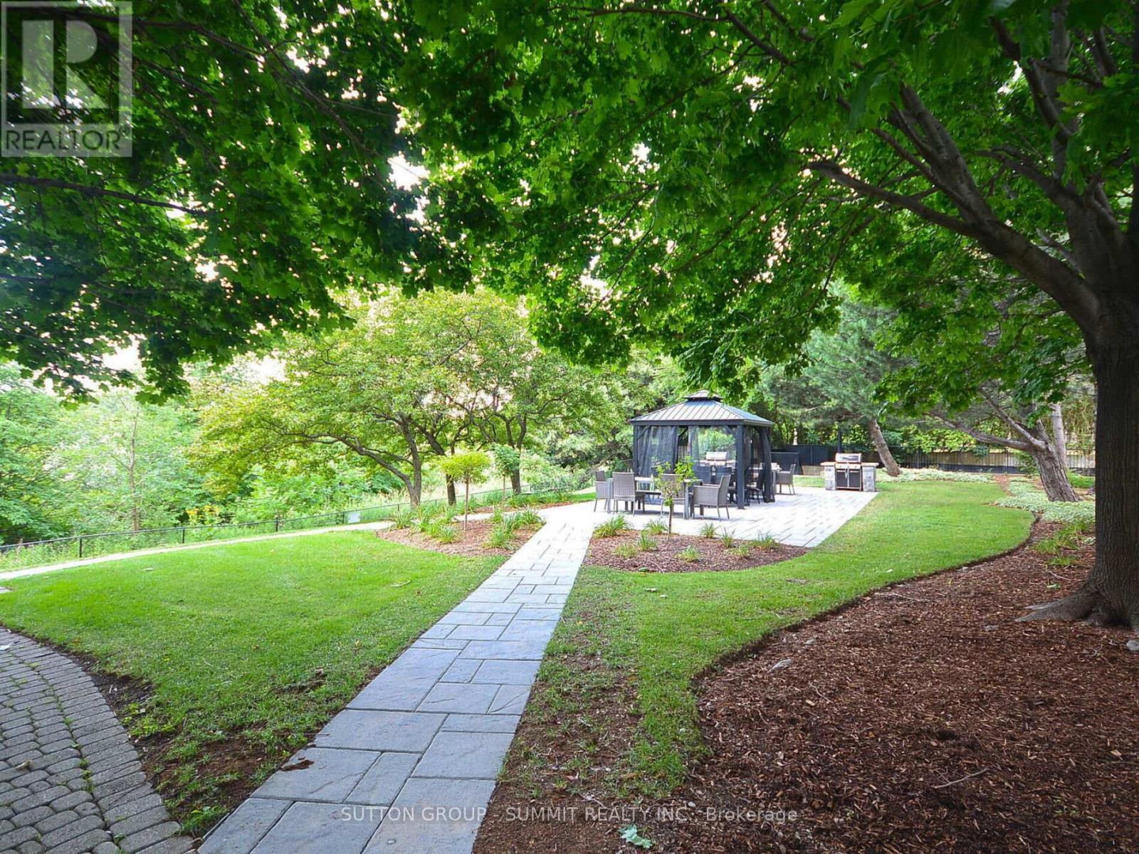 1507 - 55 Kingsbridge Garden Circle, Mississauga, ON - Outdoor