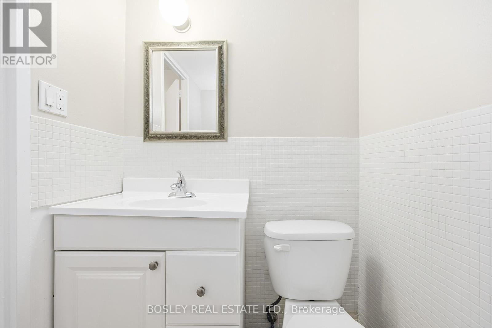 1008 - 511 The West Mall, Toronto, ON - Indoor Photo Showing Bathroom