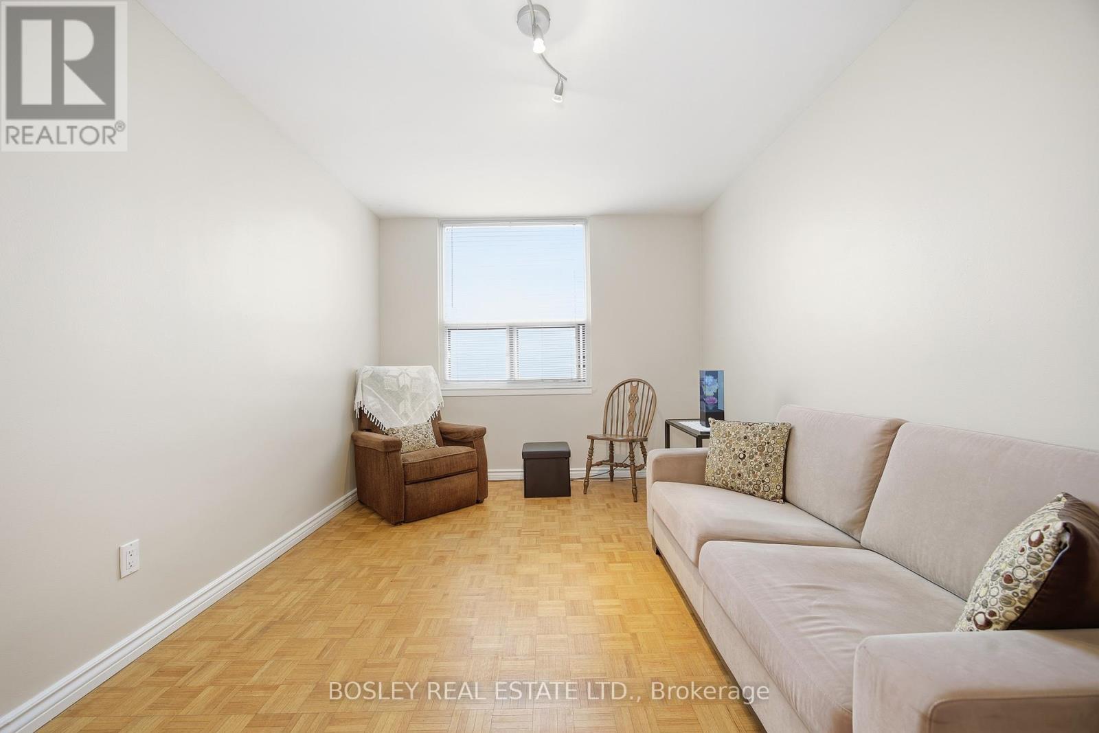 1008 - 511 The West Mall, Toronto, ON - Indoor