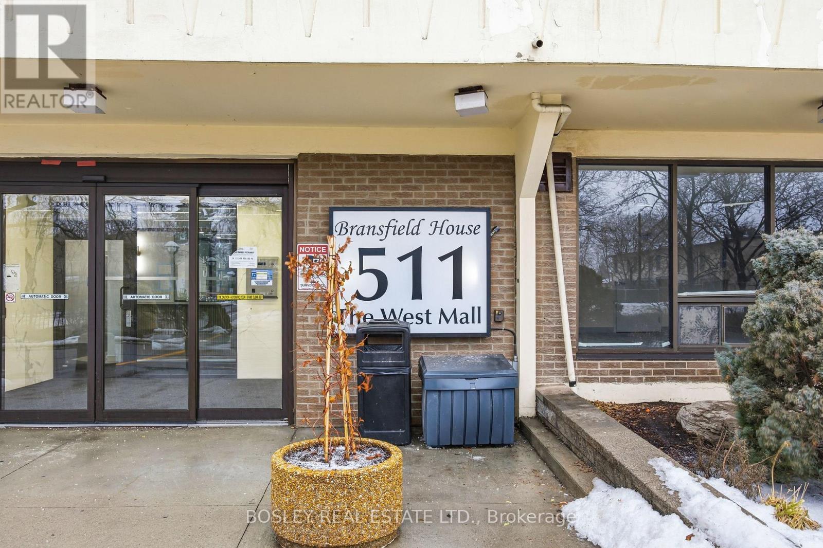 1008 - 511 The West Mall, Toronto, ON - Outdoor