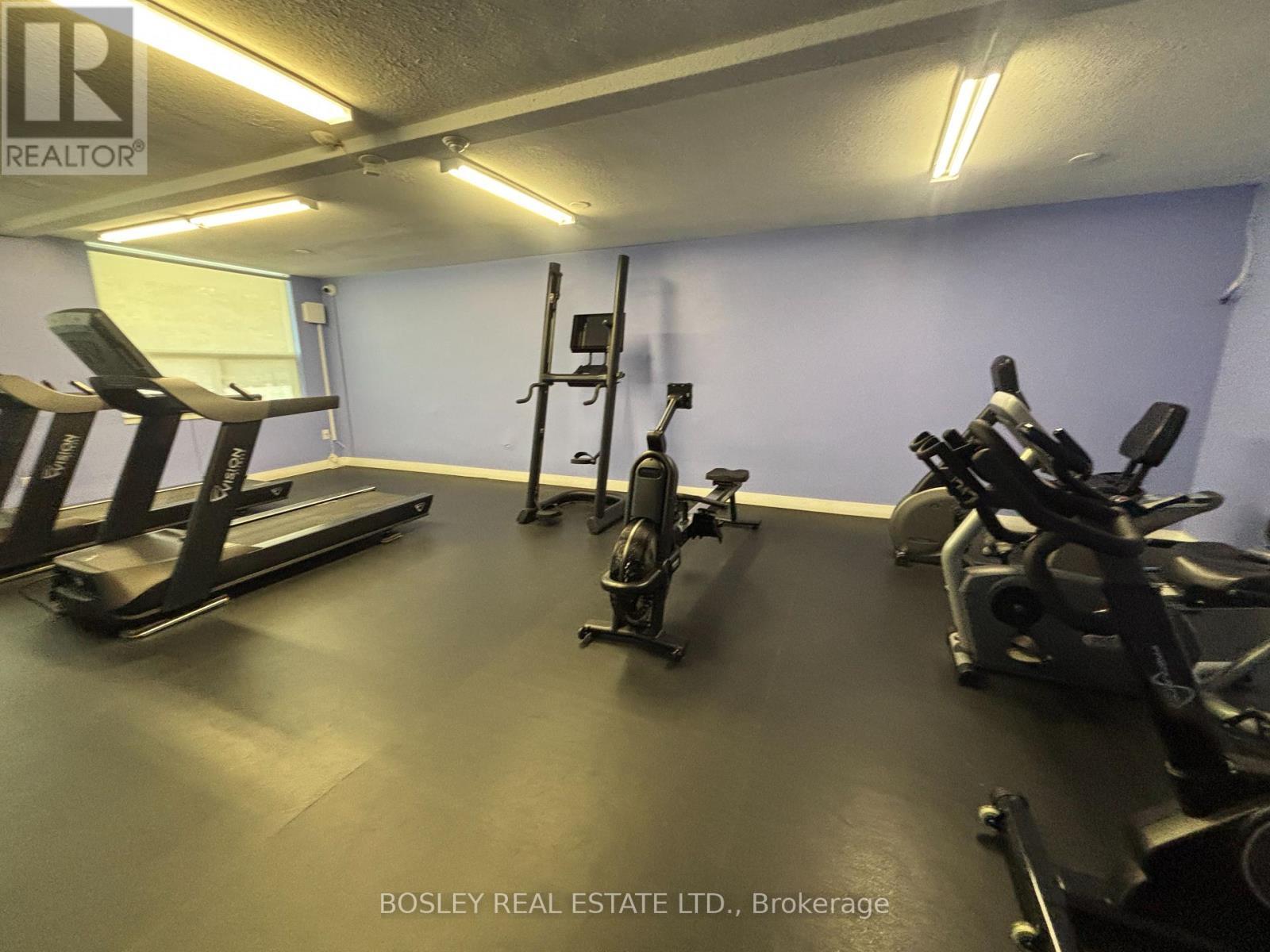 1008 - 511 The West Mall, Toronto, ON - Indoor Photo Showing Gym Room