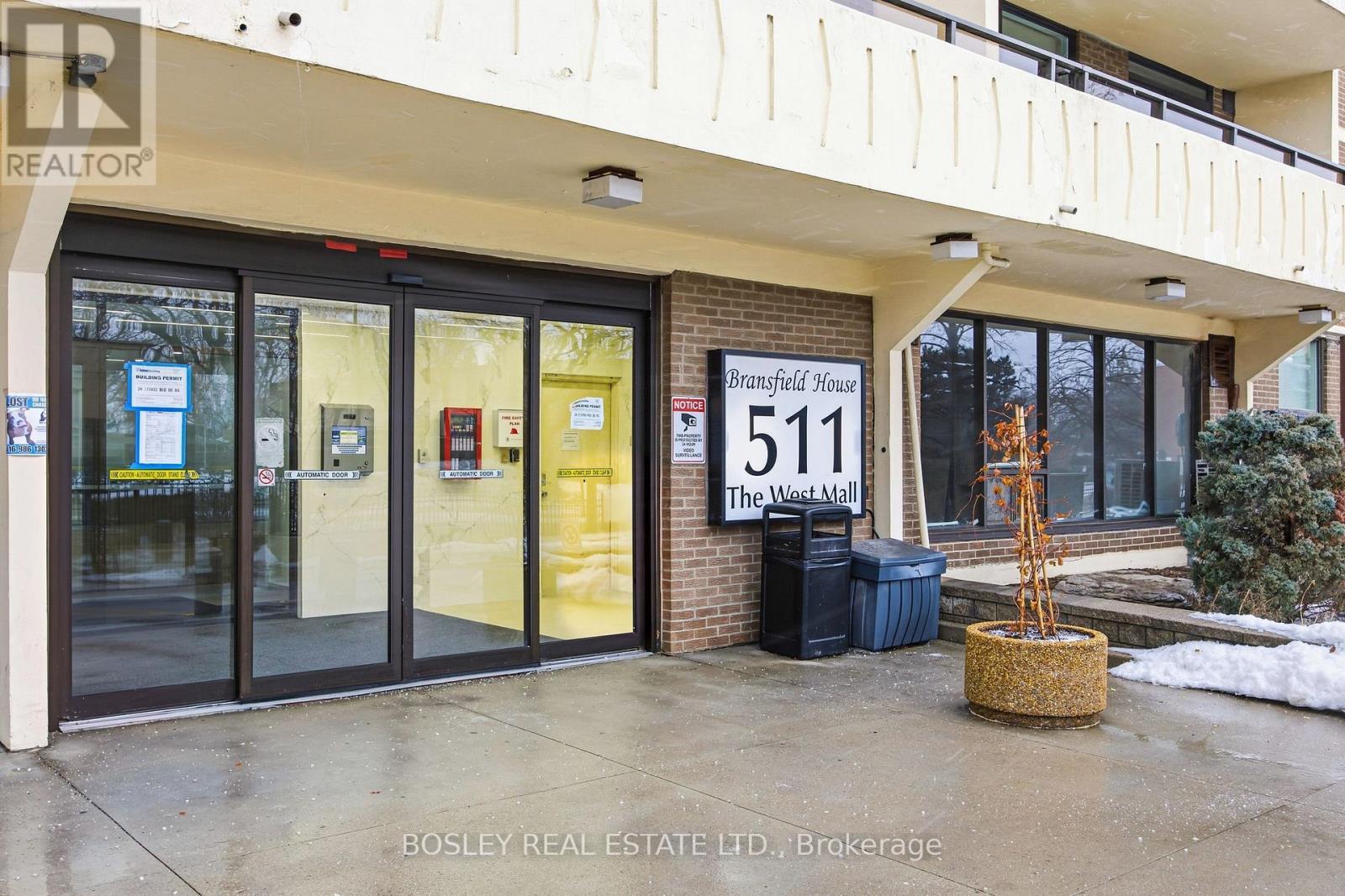 1008 - 511 The West Mall, Toronto, ON - Outdoor