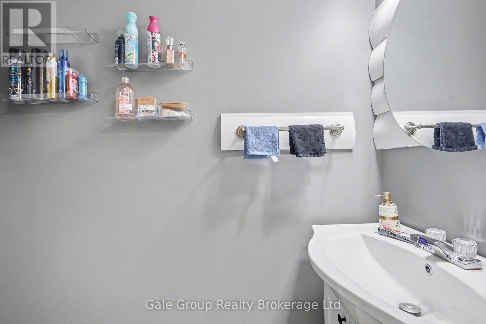 27 Oxford Street W, Blandford-Blenheim (Drumbo), ON - Indoor Photo Showing Bathroom