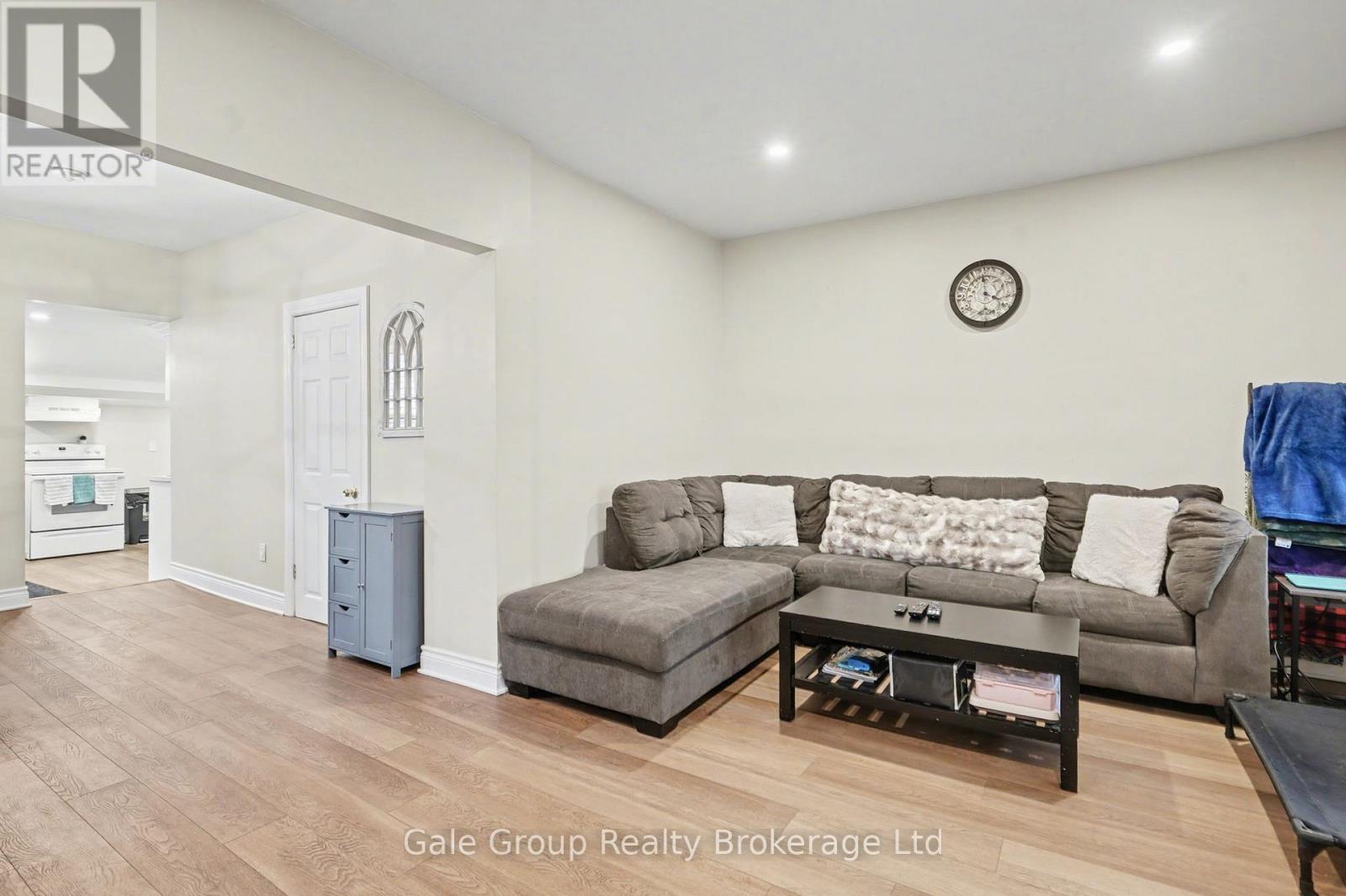 27 Oxford Street W, Blandford-Blenheim (Drumbo), ON - Indoor Photo Showing Living Room
