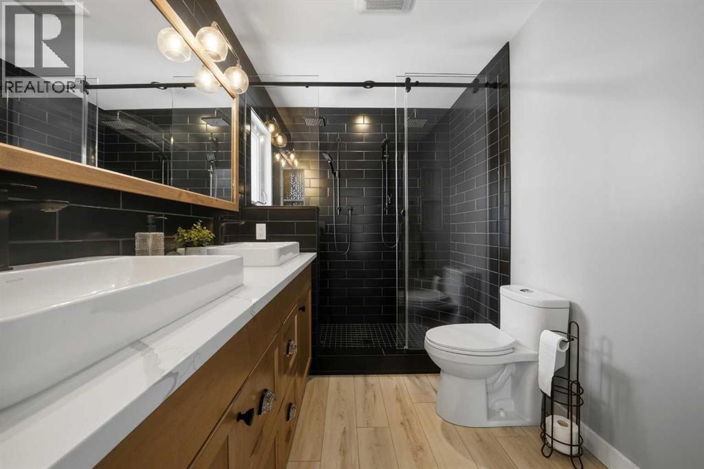 15 26534 Township Road 384, Rural Red Deer County, AB - Indoor Photo Showing Bathroom