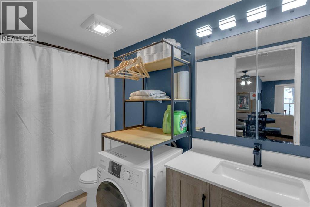 202, 1915 26 Street Sw, Calgary, AB - Indoor Photo Showing Laundry Room