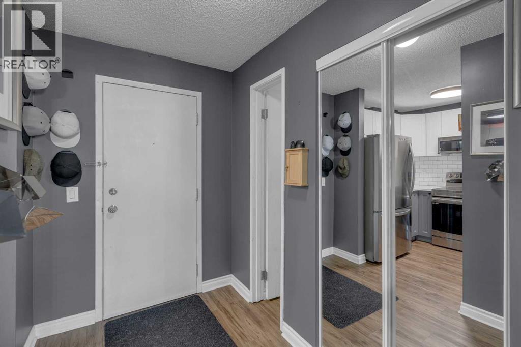 202, 1915 26 Street Sw, Calgary, AB - Indoor Photo Showing Other Room