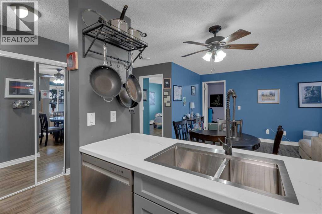 202, 1915 26 Street Sw, Calgary, AB - Indoor Photo Showing Kitchen With Double Sink