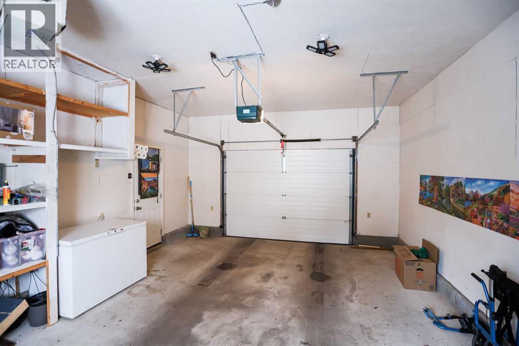 3217 31 Street S, Lethbridge, AB