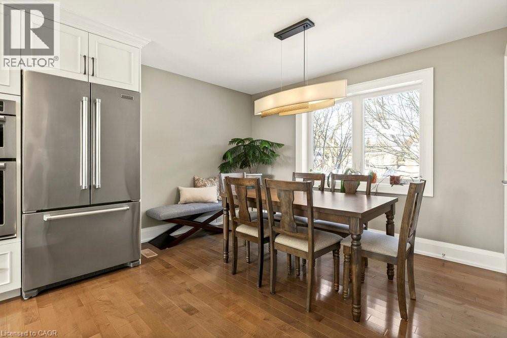 158 Ewen Road, Hamilton, ON - Indoor Photo Showing Dining Room