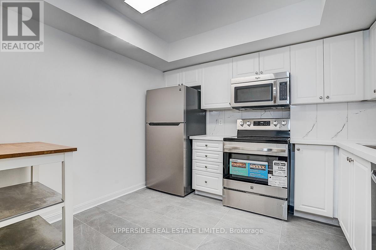 1134 - 5 Everson Drive, Toronto, ON - Indoor Photo Showing Kitchen With Stainless Steel Kitchen