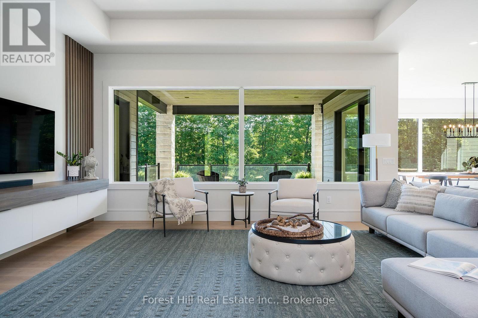 147 Blue Jay Crescent, Grey Highlands, ON - Indoor Photo Showing Living Room