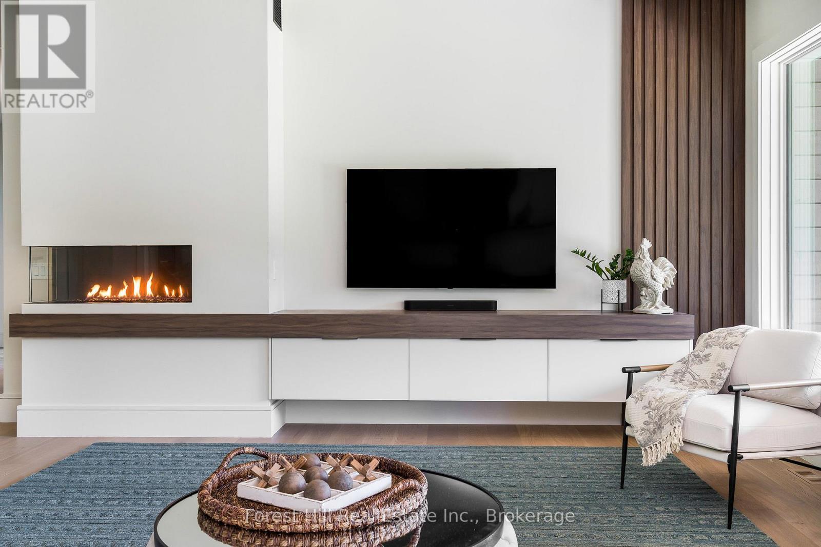 147 Blue Jay Crescent, Grey Highlands, ON - Indoor Photo Showing Living Room
