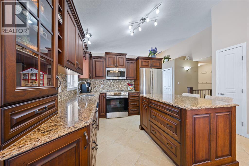 3904 63 Avenue, Lloydminster, AB - Indoor Photo Showing Kitchen With Upgraded Kitchen