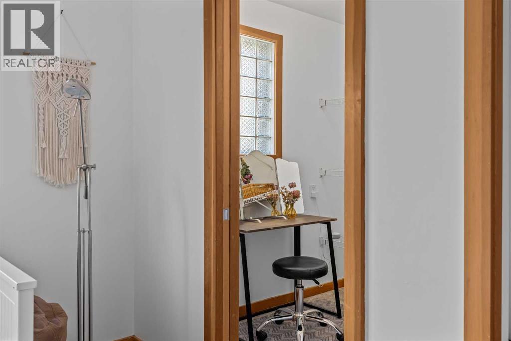 1712 11Th Avenue, Canmore, AB - Indoor Photo Showing Other Room