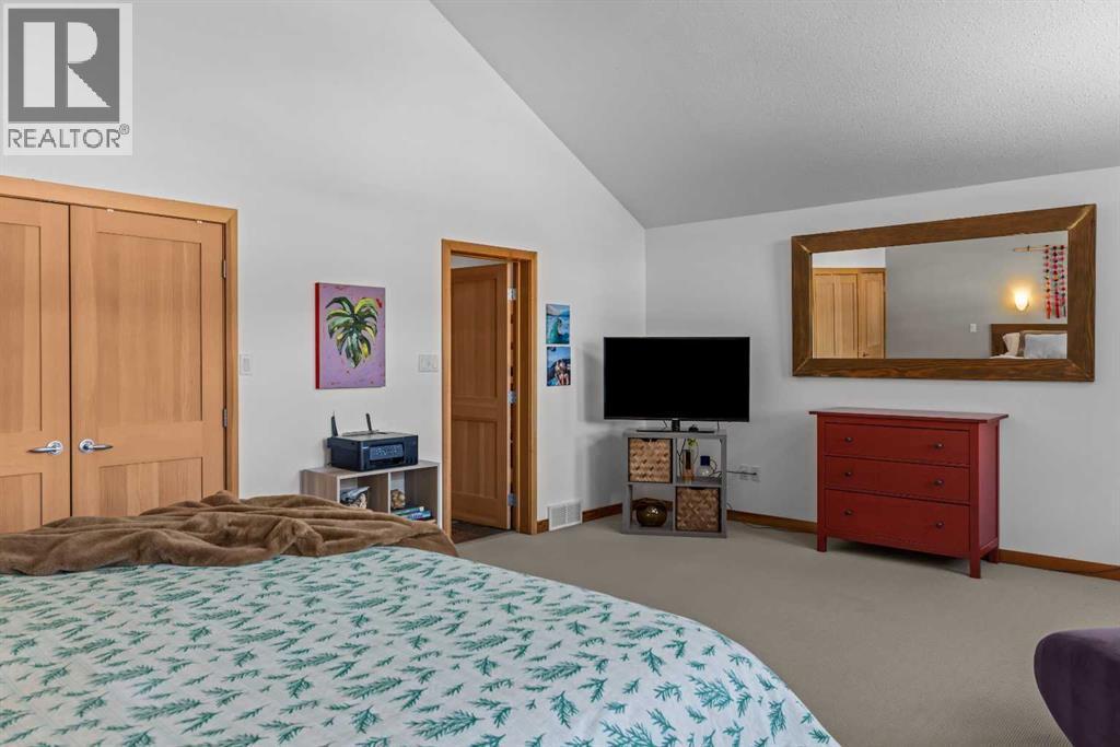1712 11Th Avenue, Canmore, AB - Indoor Photo Showing Bedroom