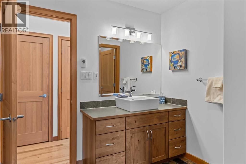 1712 11Th Avenue, Canmore, AB - Indoor Photo Showing Bathroom