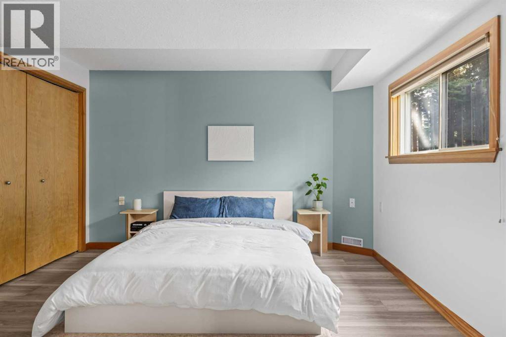 1712 11Th Avenue, Canmore, AB - Indoor Photo Showing Bedroom