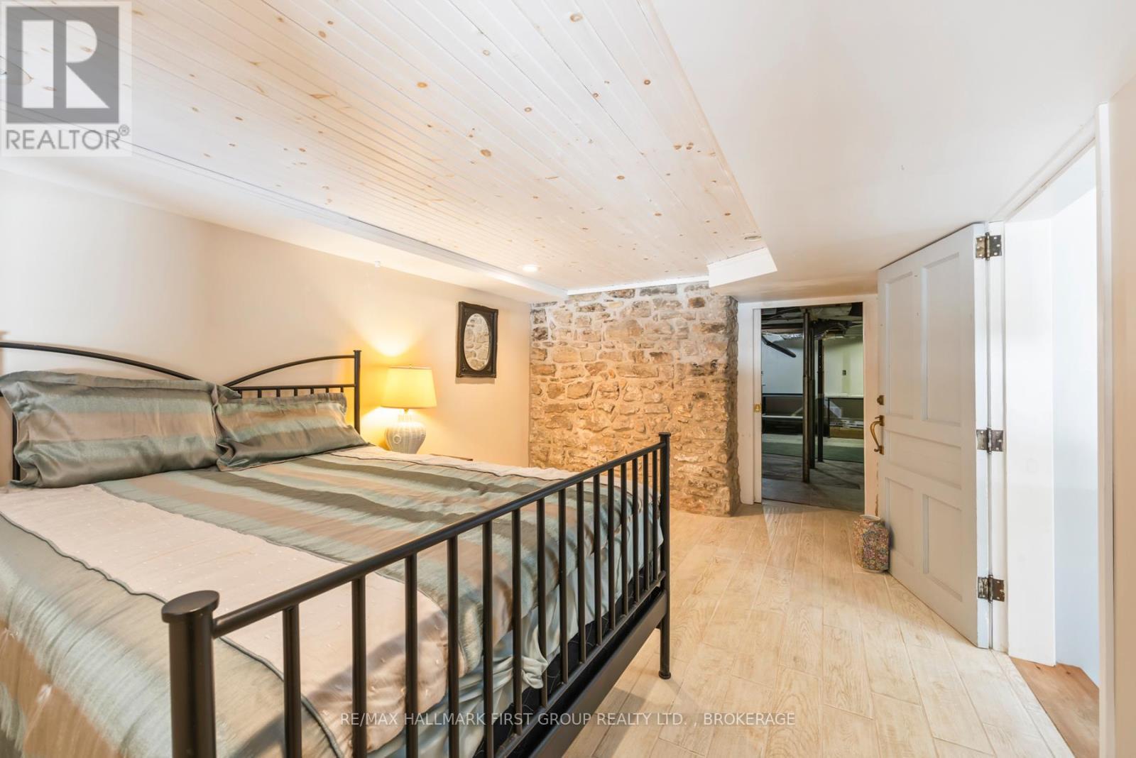 370 Stone Street S, Gananoque, ON - Indoor Photo Showing Bedroom
