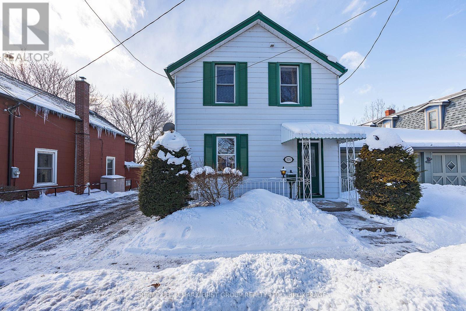 370 Stone Street S, Gananoque, ON - Outdoor