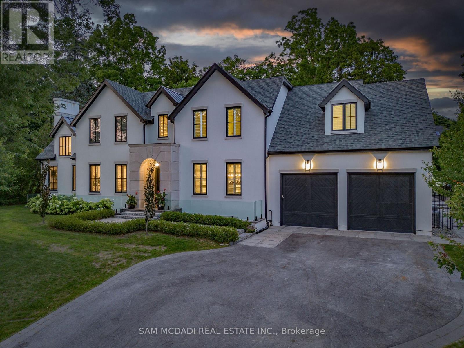 231 Wedgewood Drive, Oakville, ON - Outdoor With Facade