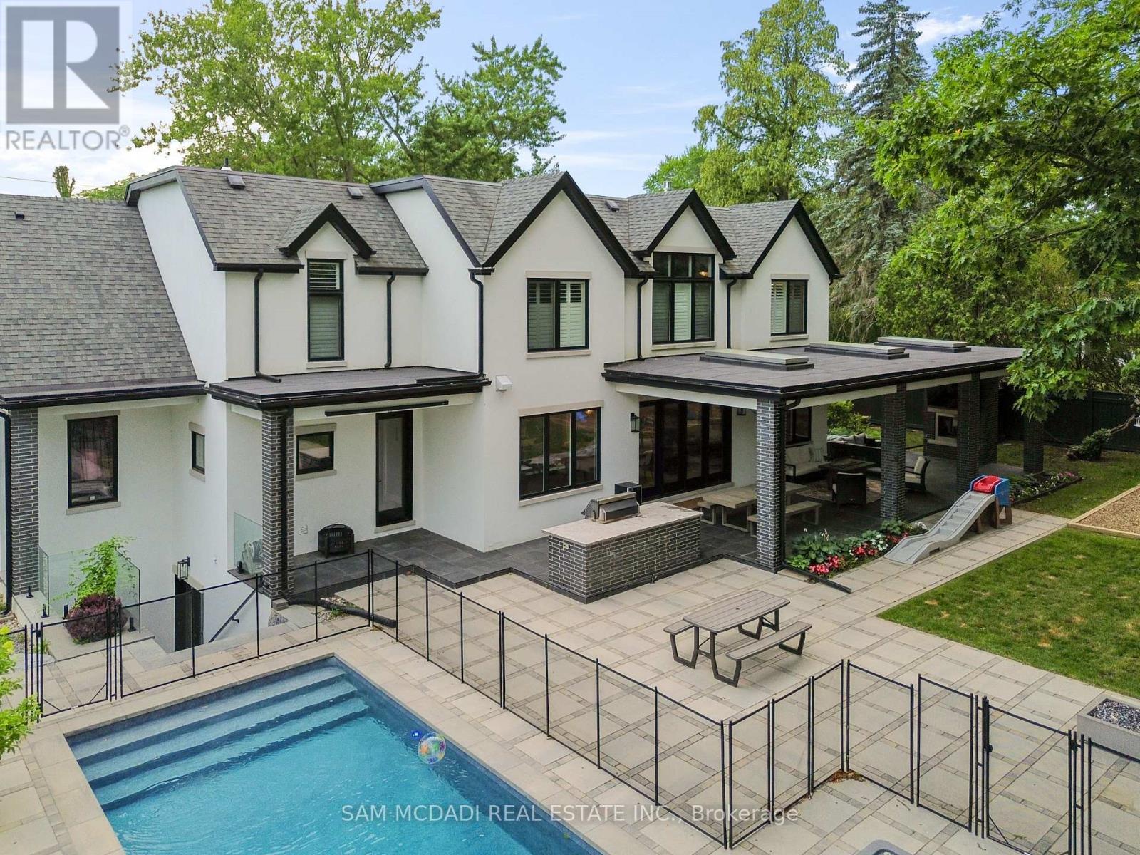 231 Wedgewood Drive, Oakville, ON - Outdoor With In Ground Pool With Deck Patio Veranda