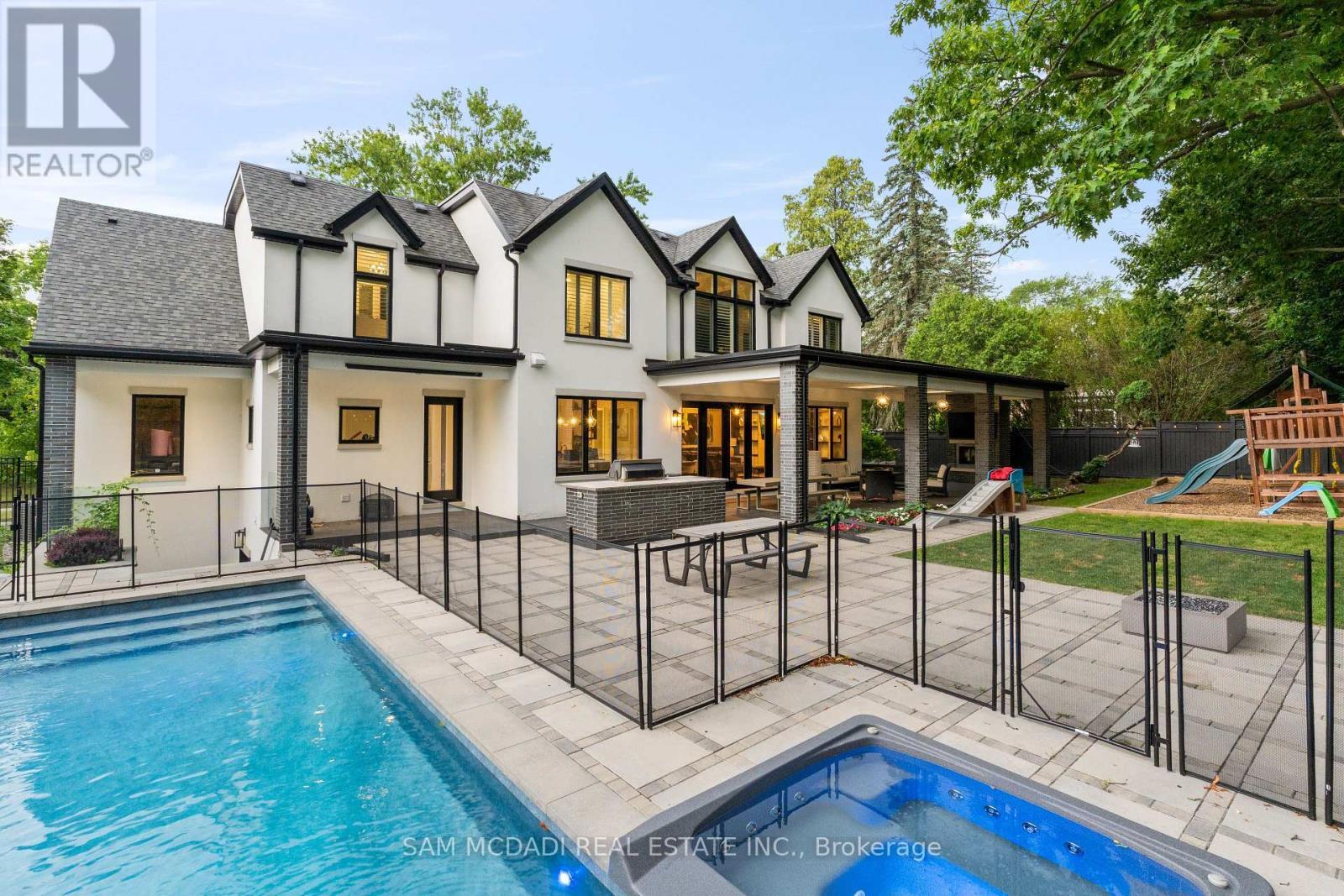 231 Wedgewood Drive, Oakville, ON - Outdoor With In Ground Pool With Deck Patio Veranda