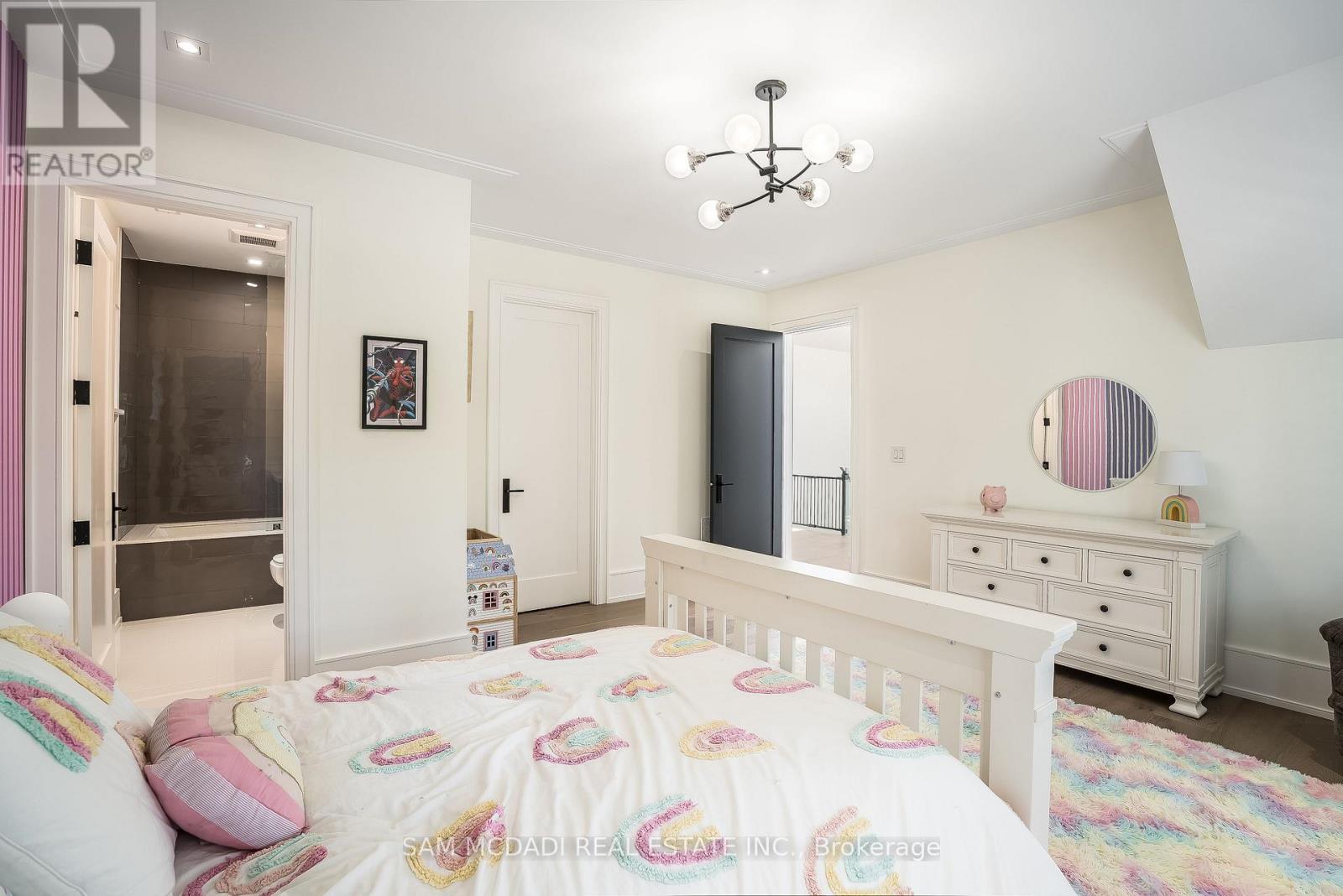 231 Wedgewood Drive, Oakville, ON - Indoor Photo Showing Bedroom