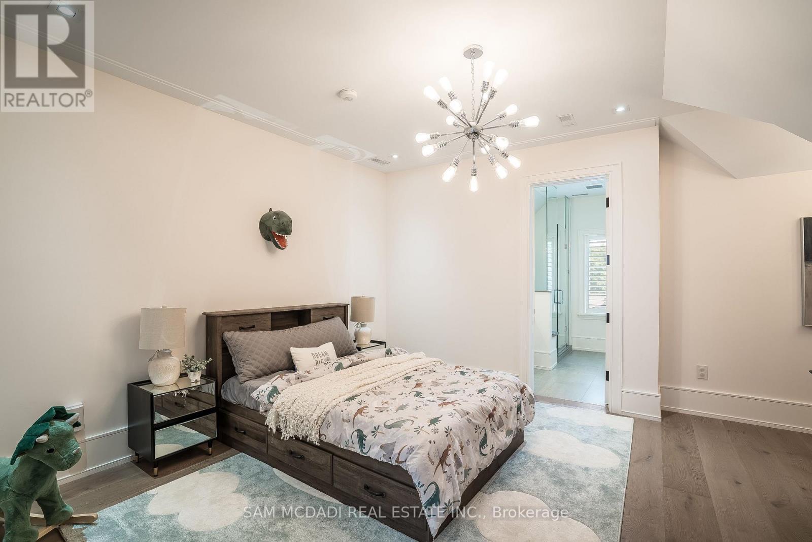231 Wedgewood Drive, Oakville, ON - Indoor Photo Showing Bedroom