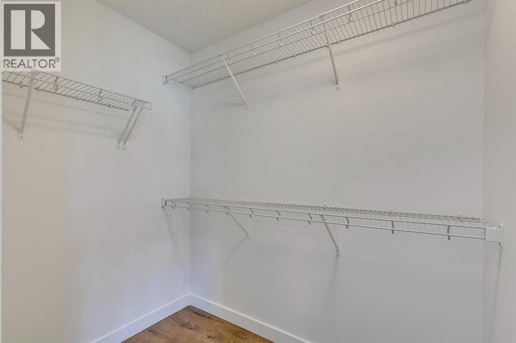 646 Rangeview Street Se, Calgary, AB - Indoor With Storage