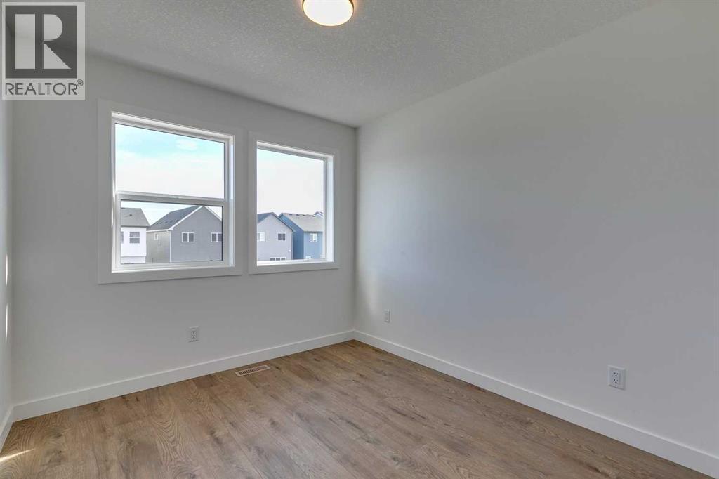 646 Rangeview Street Se, Calgary, AB - Indoor Photo Showing Other Room