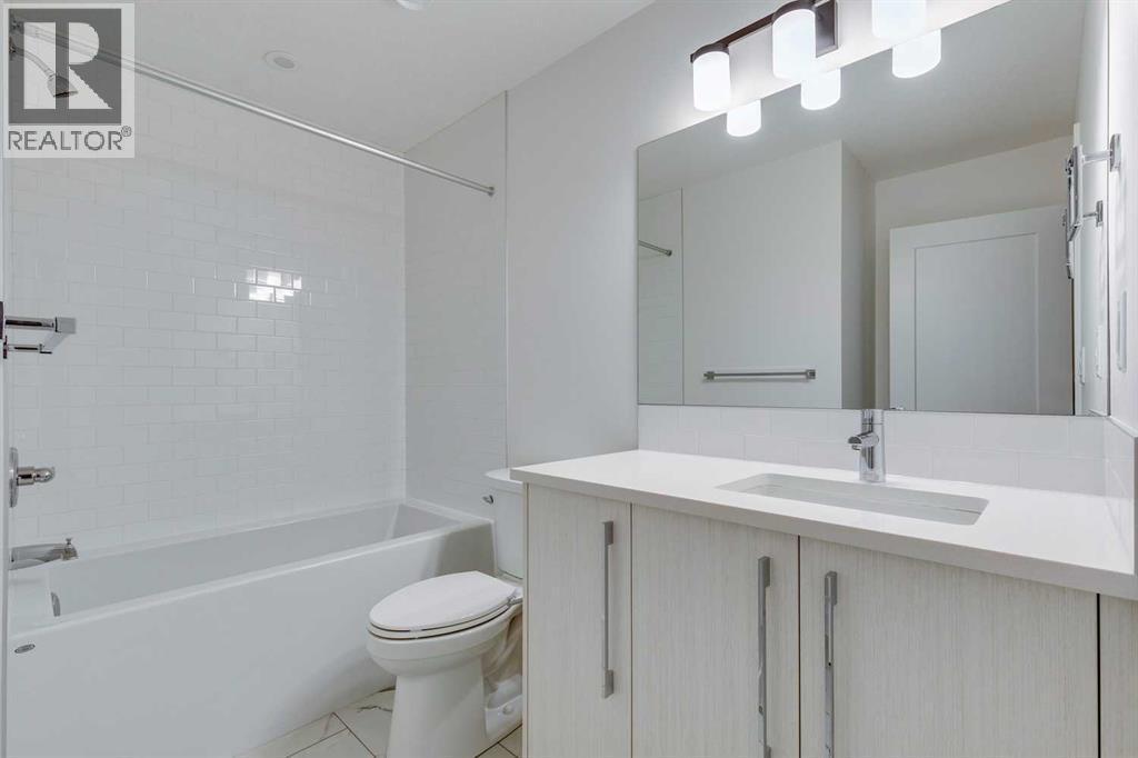 646 Rangeview Street Se, Calgary, AB - Indoor Photo Showing Bathroom