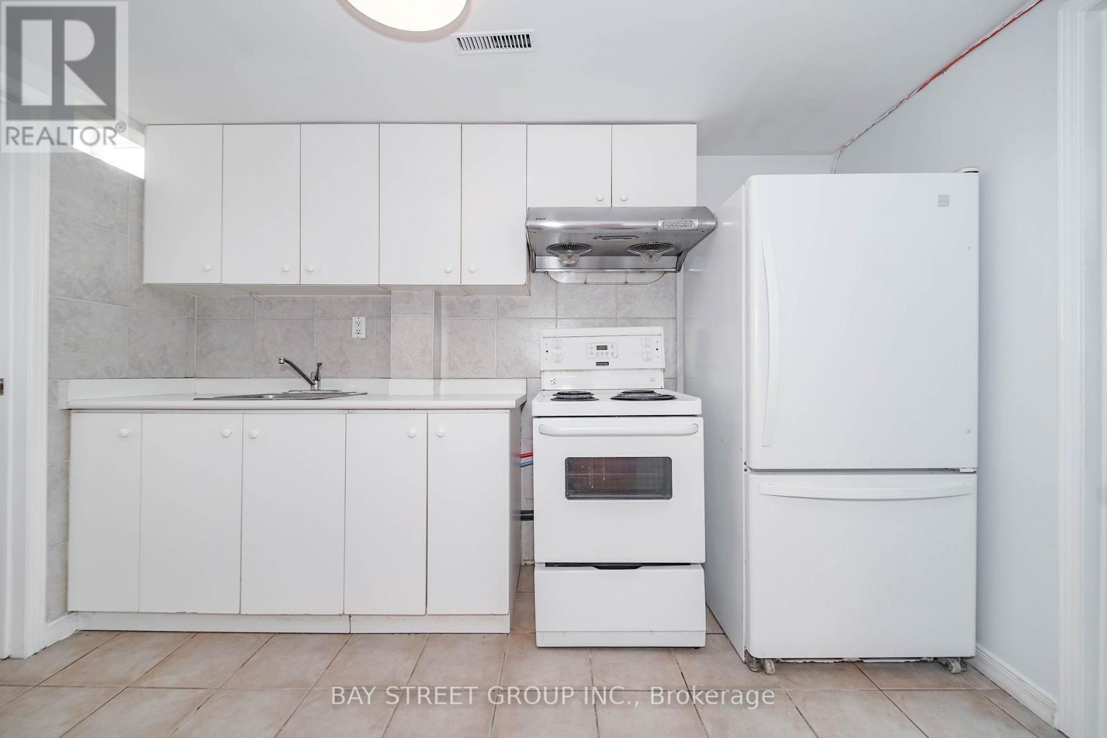 51 Bridley Drive, Toronto, ON - Indoor Photo Showing Kitchen