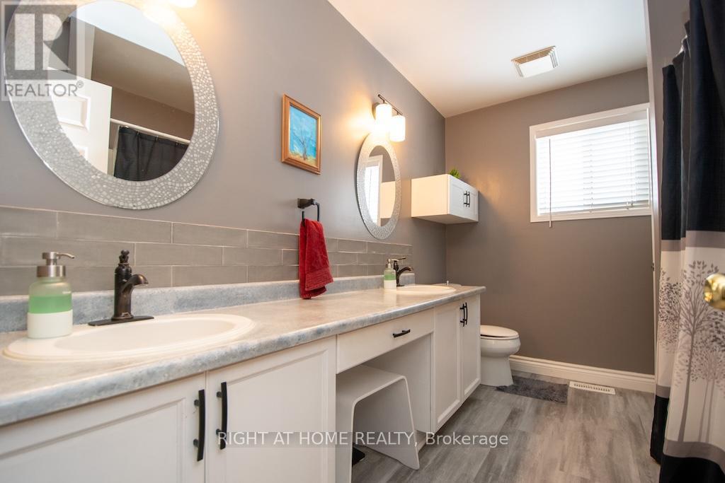 10 Kalman Drive, Cavan Monaghan (Cavan Twp), ON - Indoor Photo Showing Bathroom