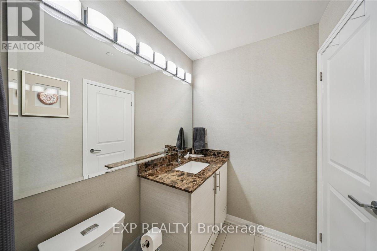3404 - 59 Annie Craig Drive, Toronto, ON - Indoor Photo Showing Laundry Room