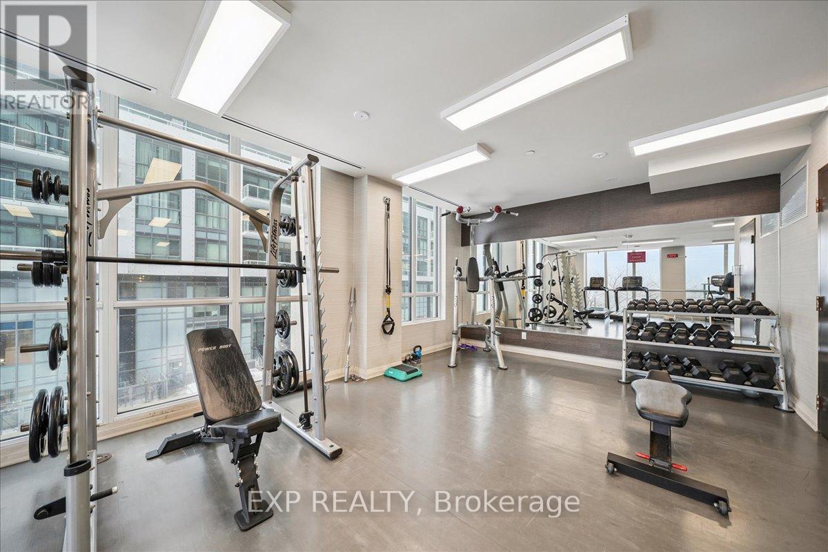 3404 - 59 Annie Craig Drive, Toronto, ON - Indoor Photo Showing Gym Room