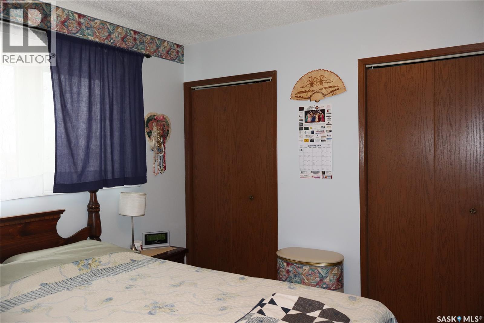604 5Th Avenue W, Assiniboia, SK - Indoor Photo Showing Bedroom