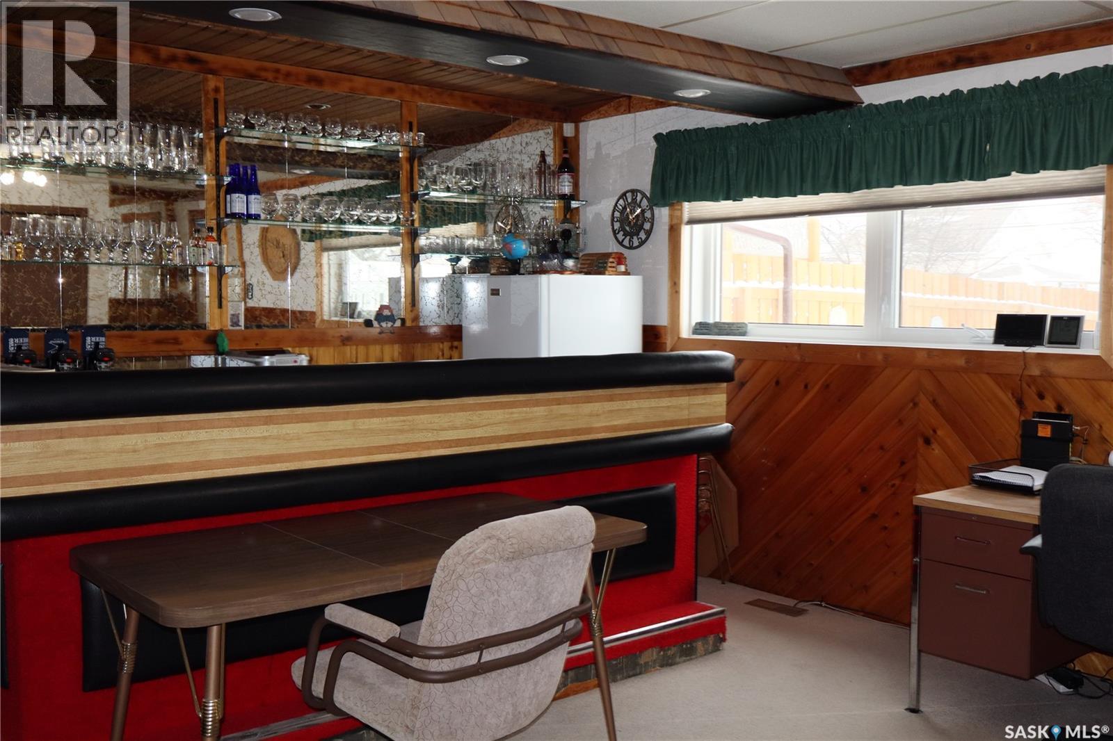 604 5Th Avenue W, Assiniboia, SK - Indoor