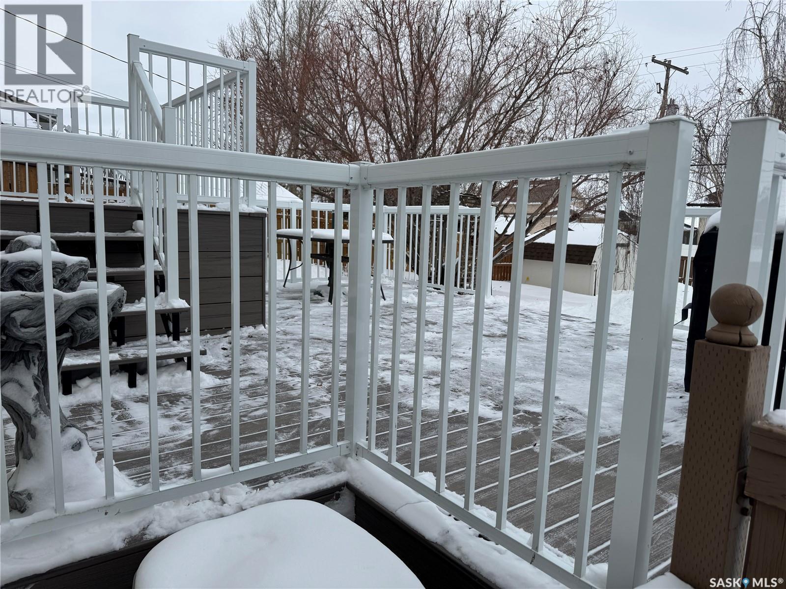 604 5Th Avenue W, Assiniboia, SK - Outdoor