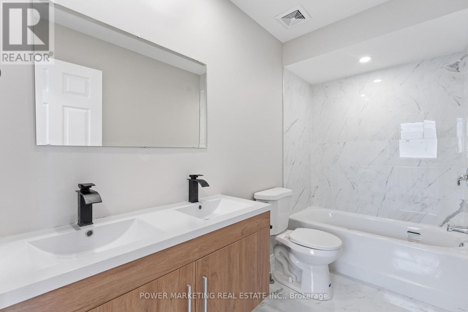 730 Scala Avenue, Ottawa, ON - Indoor Photo Showing Bathroom