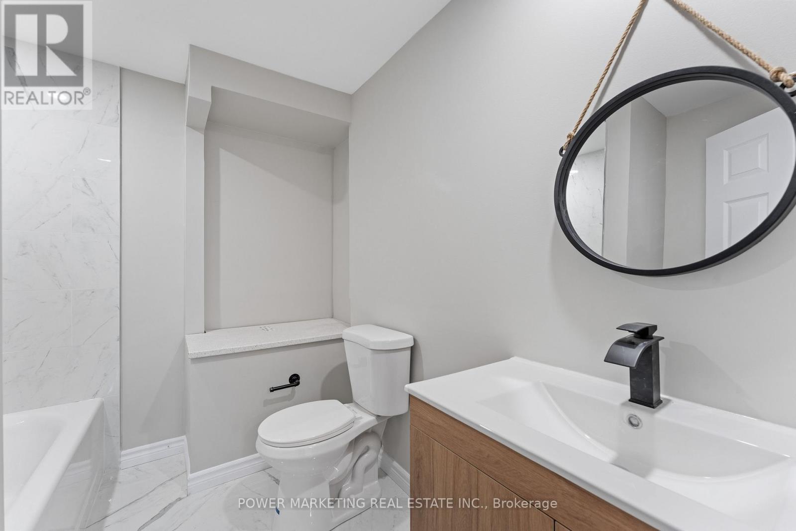 730 Scala Avenue, Ottawa, ON - Indoor Photo Showing Bathroom