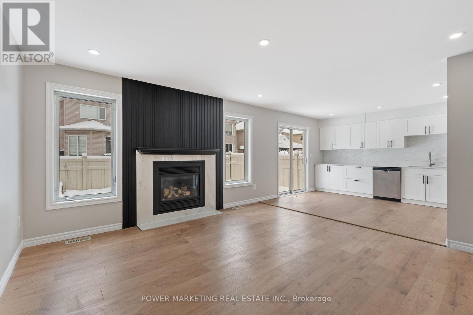 730 Scala Avenue, Ottawa, ON - Indoor Photo Showing Other Room With Fireplace