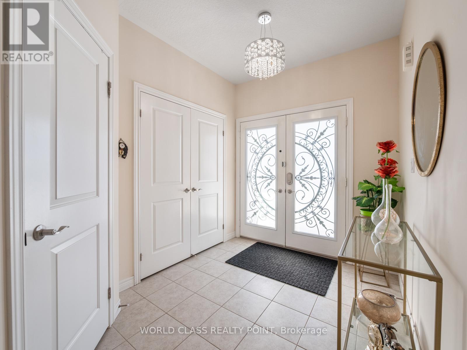 22 Bethune Avenue, Hamilton, ON - Indoor Photo Showing Other Room