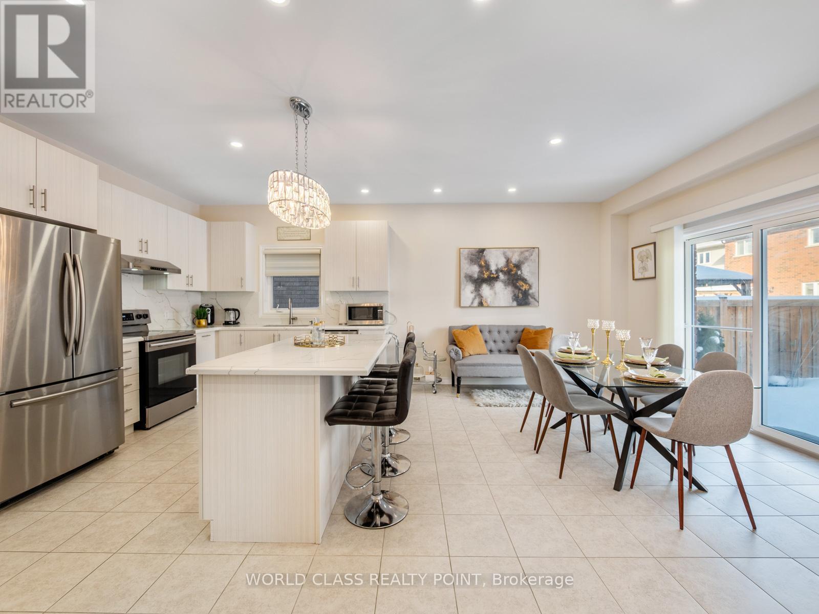 22 Bethune Avenue, Hamilton, ON - Indoor