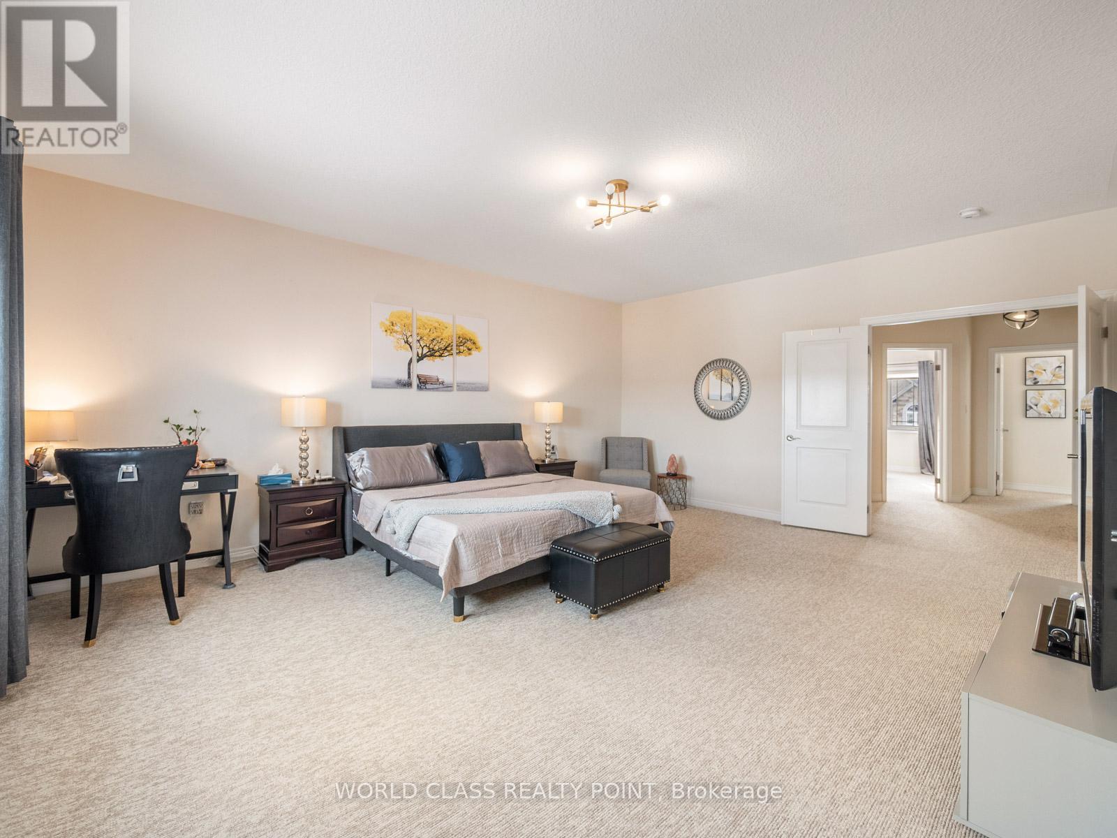 22 Bethune Avenue, Hamilton, ON - Indoor Photo Showing Bedroom