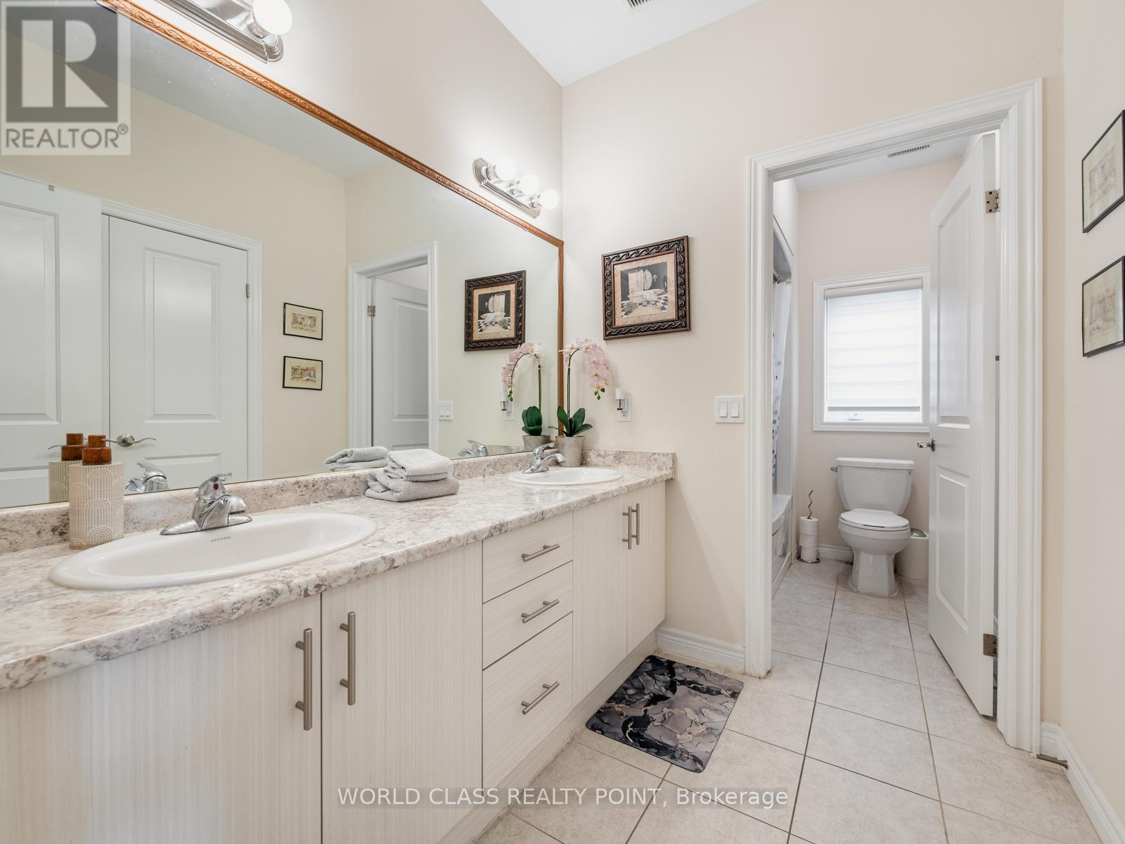 22 Bethune Avenue, Hamilton, ON - Indoor Photo Showing Bathroom