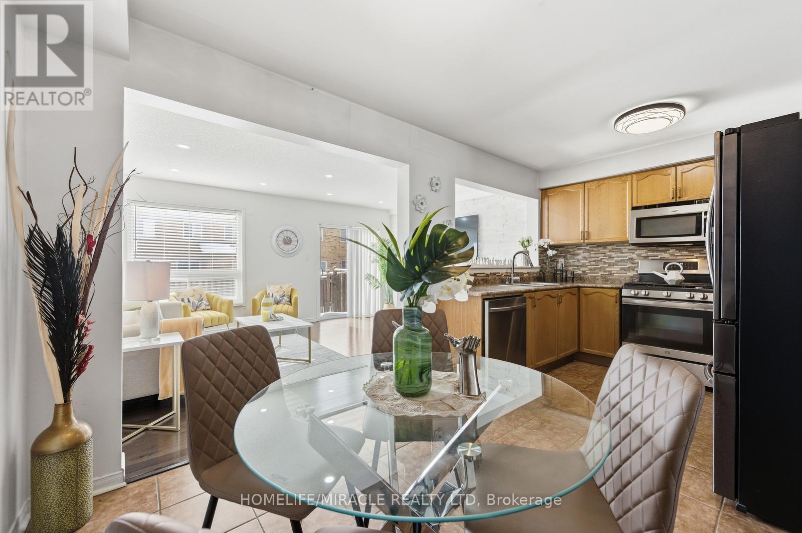 99 Spicebush Terrace, Brampton, ON - Indoor Photo Showing Dining Room