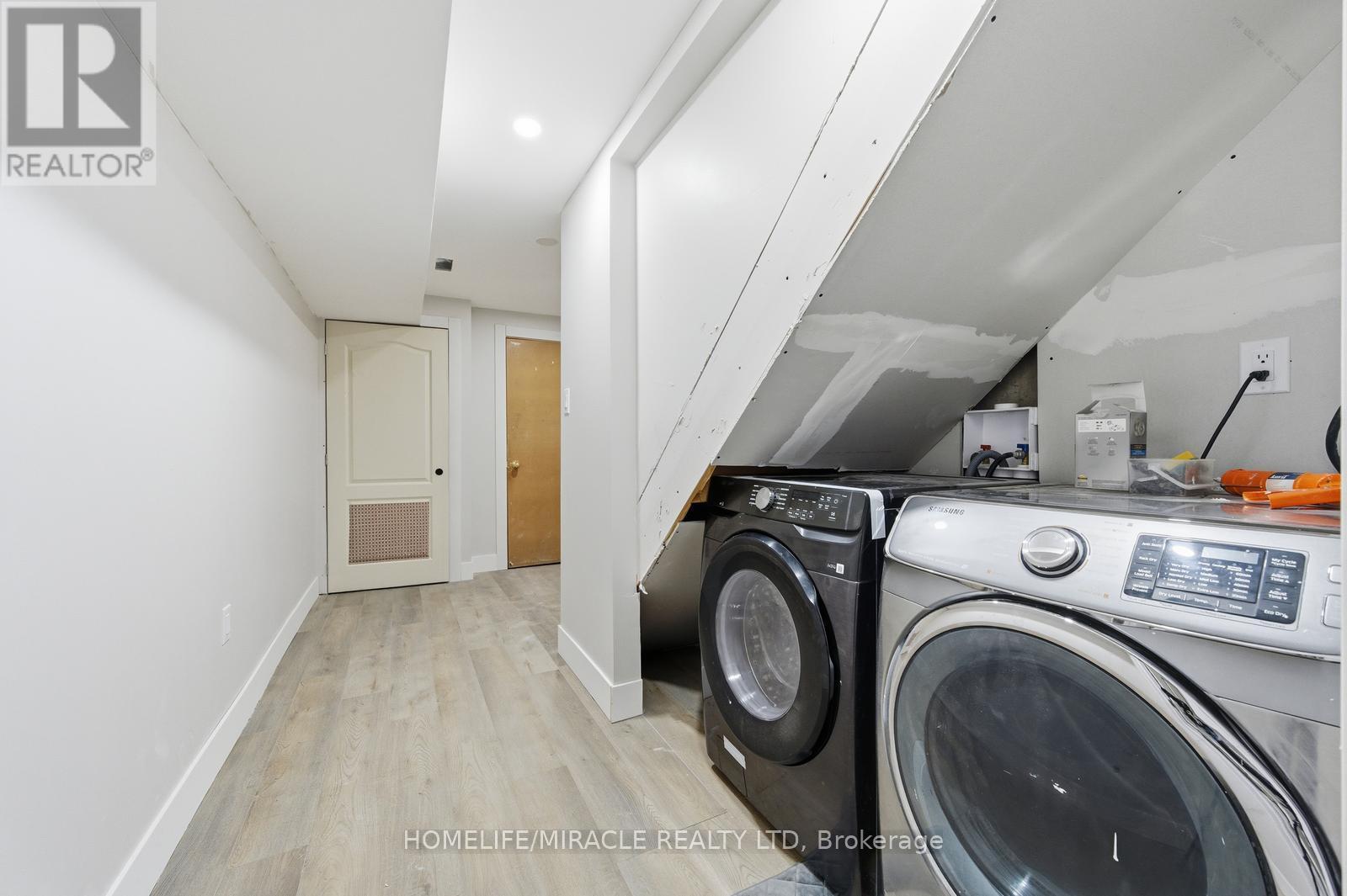 99 Spicebush Terrace, Brampton, ON - Indoor Photo Showing Laundry Room